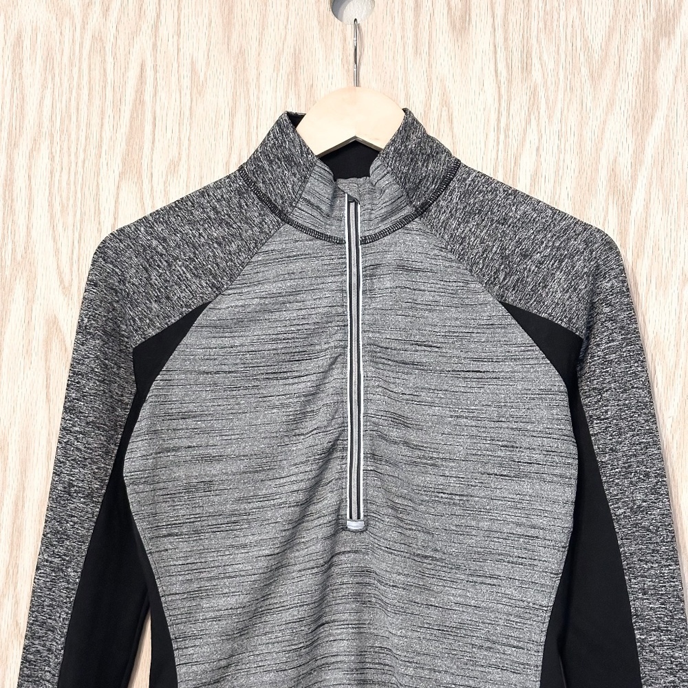 Athleta Women’s Running Wild Half Zip Long Sleeve Pullover Jacket Gray Black - Picture 3 of 9